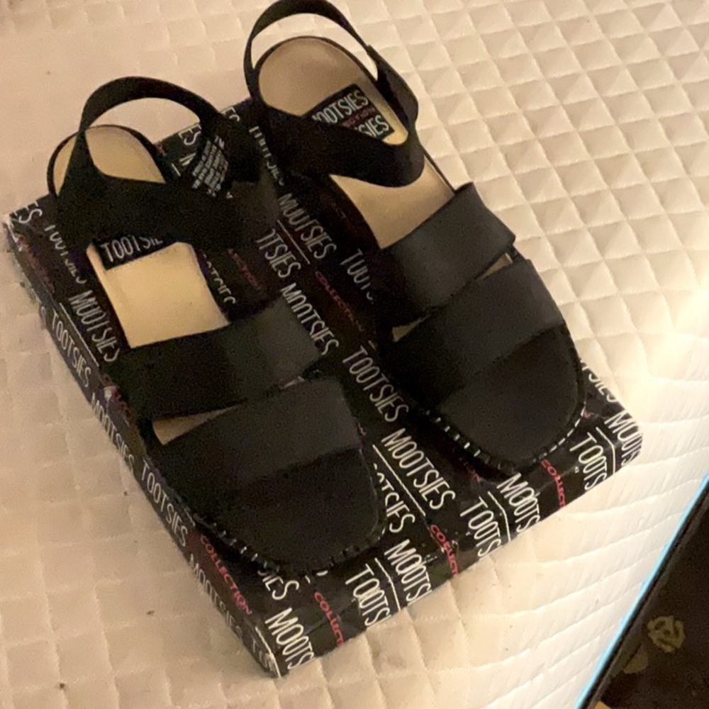 Size 7 mootsies tootsies collection black shoes